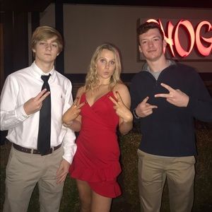 Meet your Posher, Ella